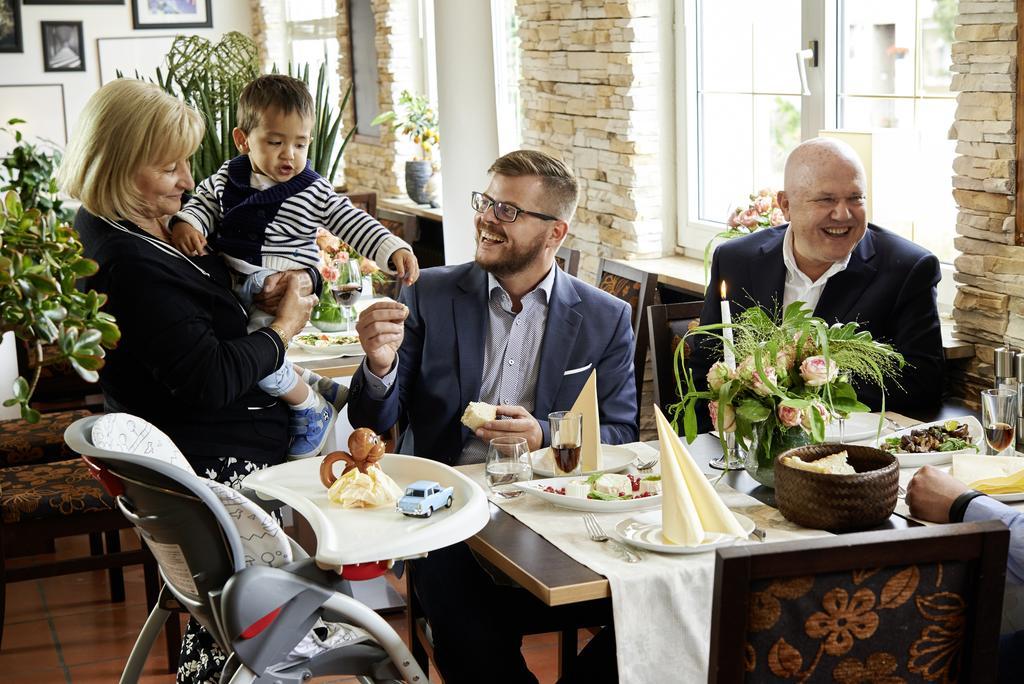 Hotel & Restaurant Rizzelli Superior Neustadt an der Aisch Ngoại thất bức ảnh