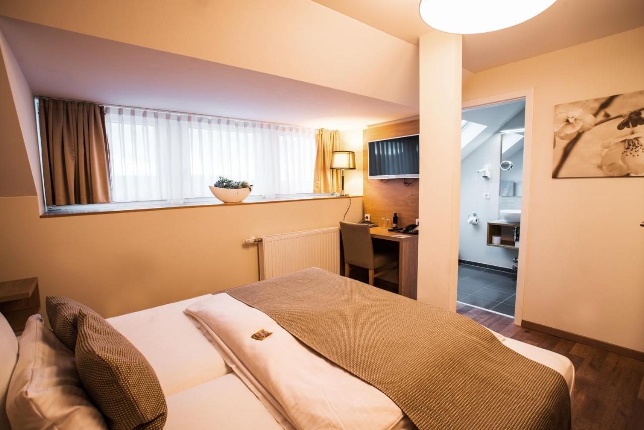 Hotel & Restaurant Rizzelli Superior Neustadt an der Aisch Ngoại thất bức ảnh