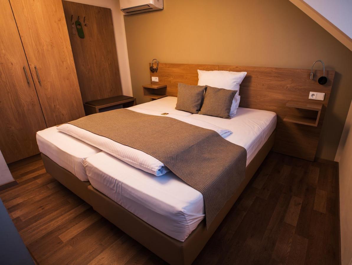Hotel & Restaurant Rizzelli Superior Neustadt an der Aisch Ngoại thất bức ảnh
